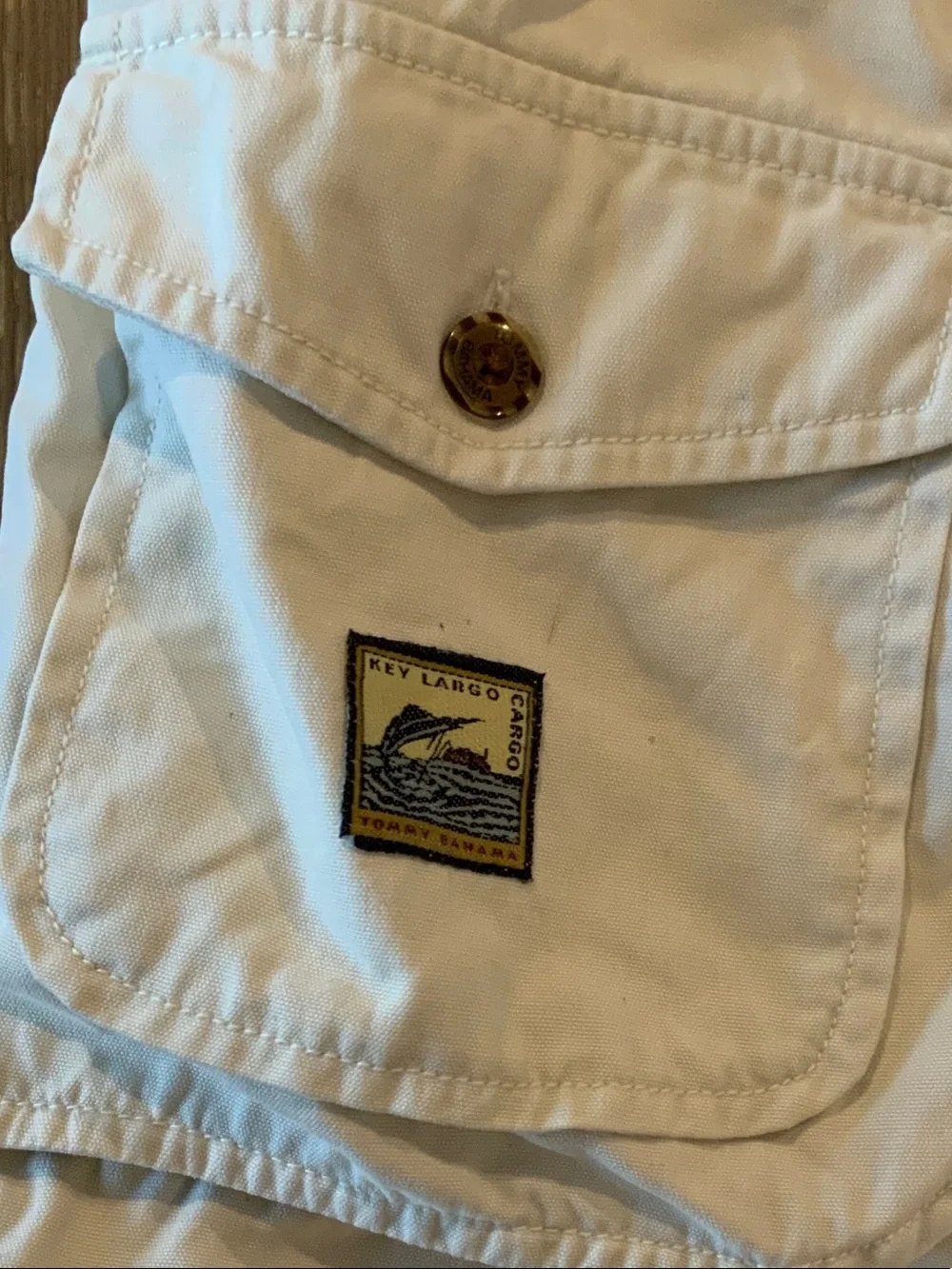 Tommy Bahama Men's cotton White Cargo Shorts with Patch Pocket